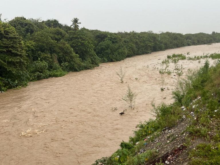 CRECIDA RIO