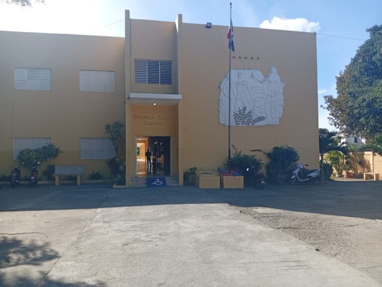 ESCUELA CANDA