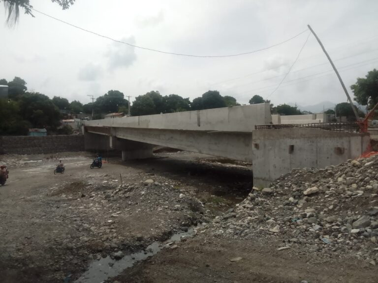 PUENTE CASI
